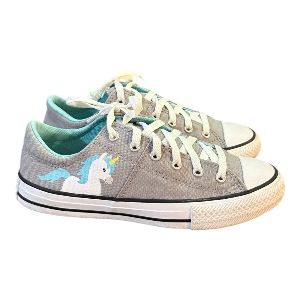Converse Chuck Taylor All Star Low-top Sneakers Junior’s Size 5 Women’s Size 7